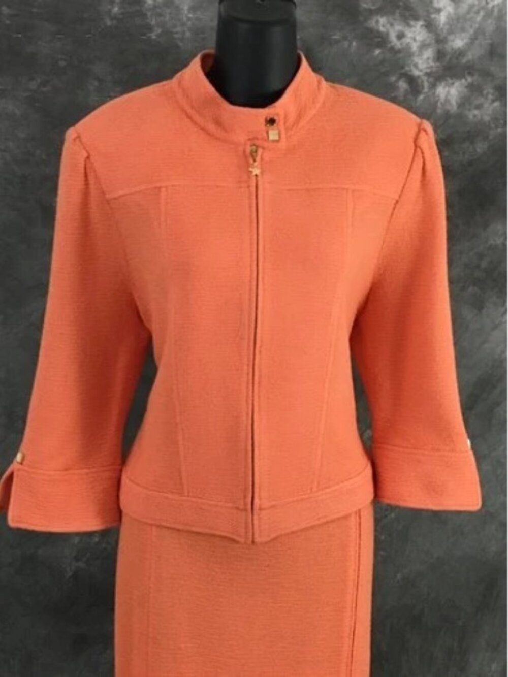 BEAUTIFUL St John collection knit orange jacket skirt suit size 8 - Picture 3 of 9